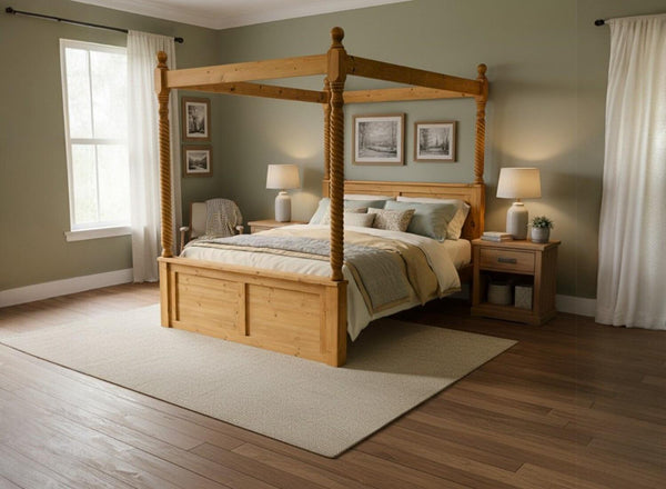 Kenninghall 4 Poster Bed in Antique Finish (High End)